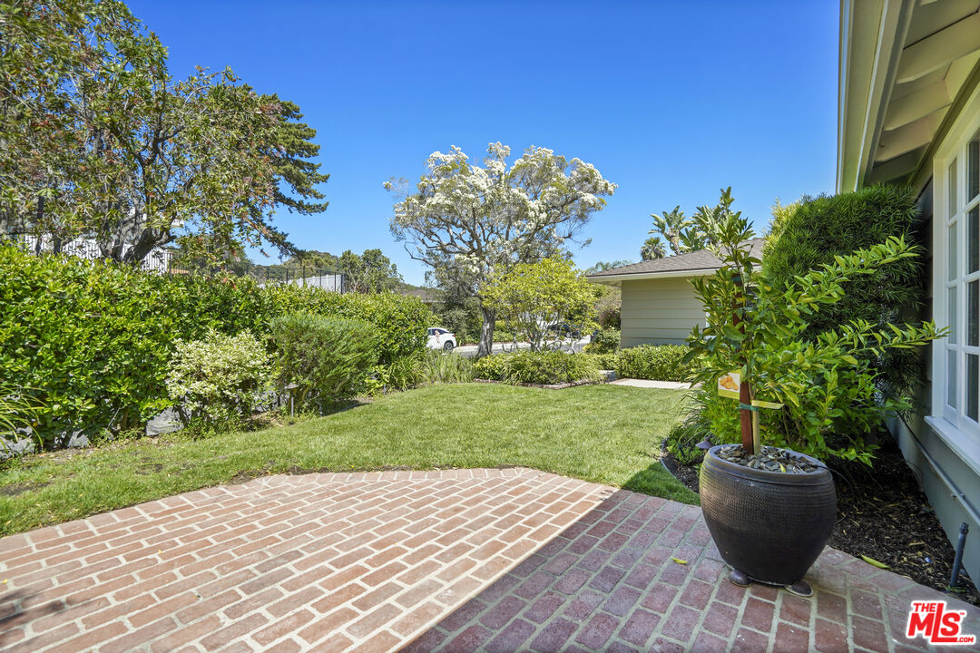 3800 Encino Hills Pl