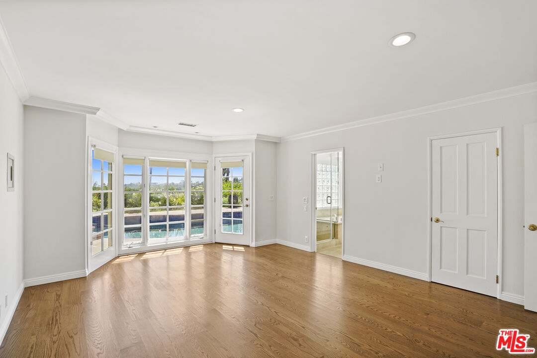 3800 Encino Hills Pl