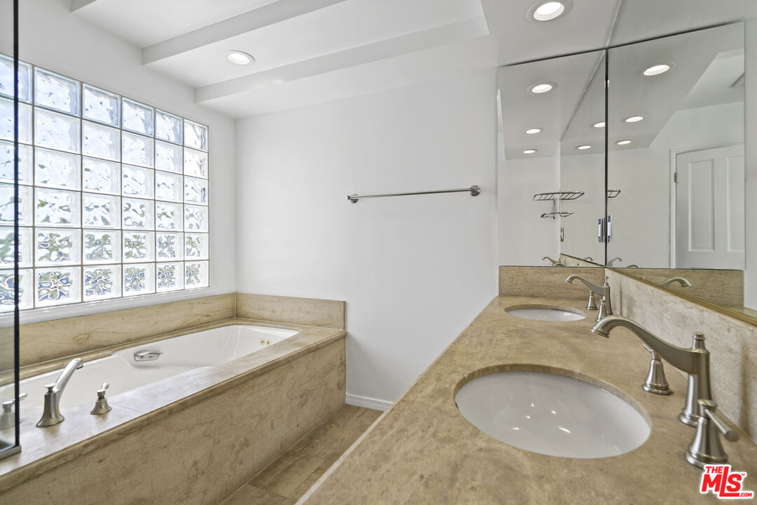 3800 Encino Hills Pl