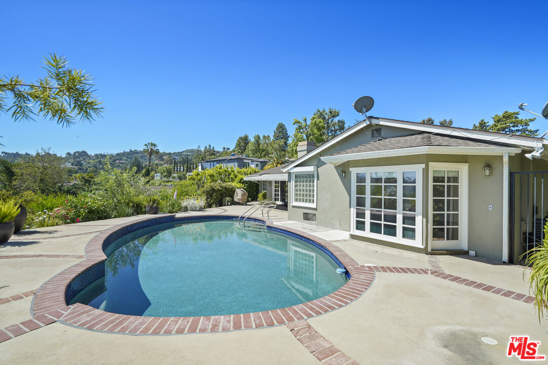 3800 Encino Hills Pl