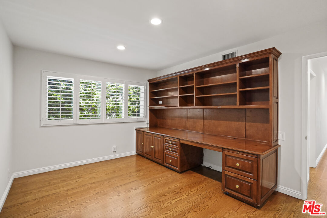 3800 Encino Hills Pl