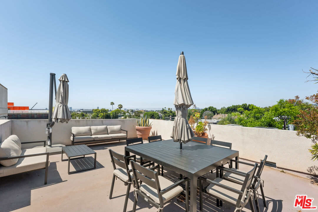 1319 N Detroit St Unit: 205