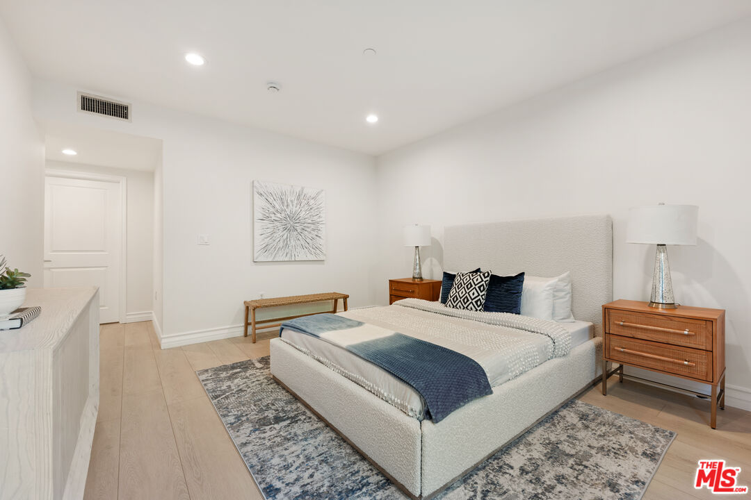 1319 N Detroit St Unit: 205