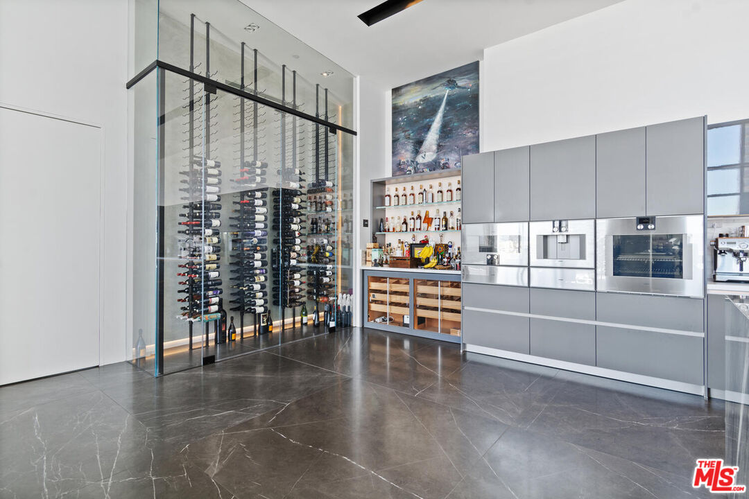 1100 S Hope St Unit: PH 1902