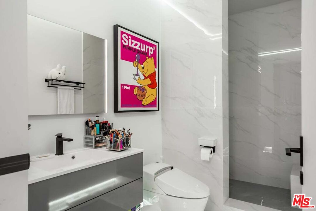 1100 S Hope St Unit: PH 1902