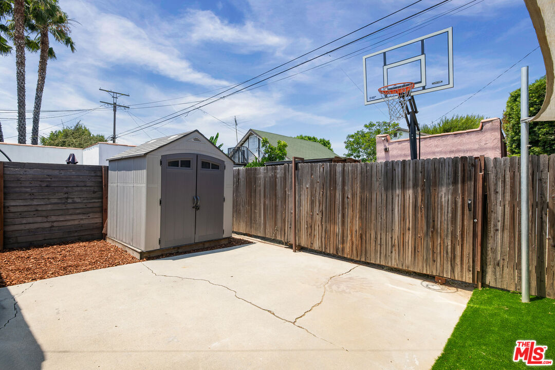 2315 Alsace Ave