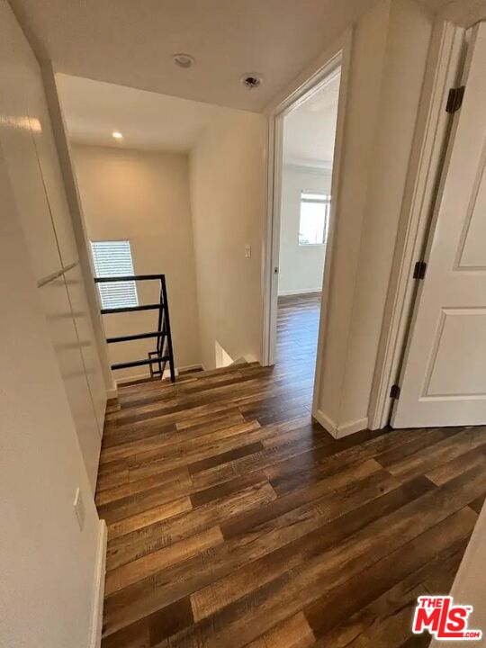1085 W Kensington Rd
