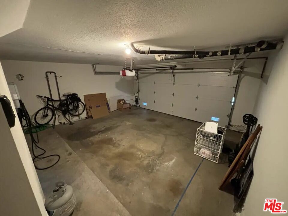 1085 W Kensington Rd
