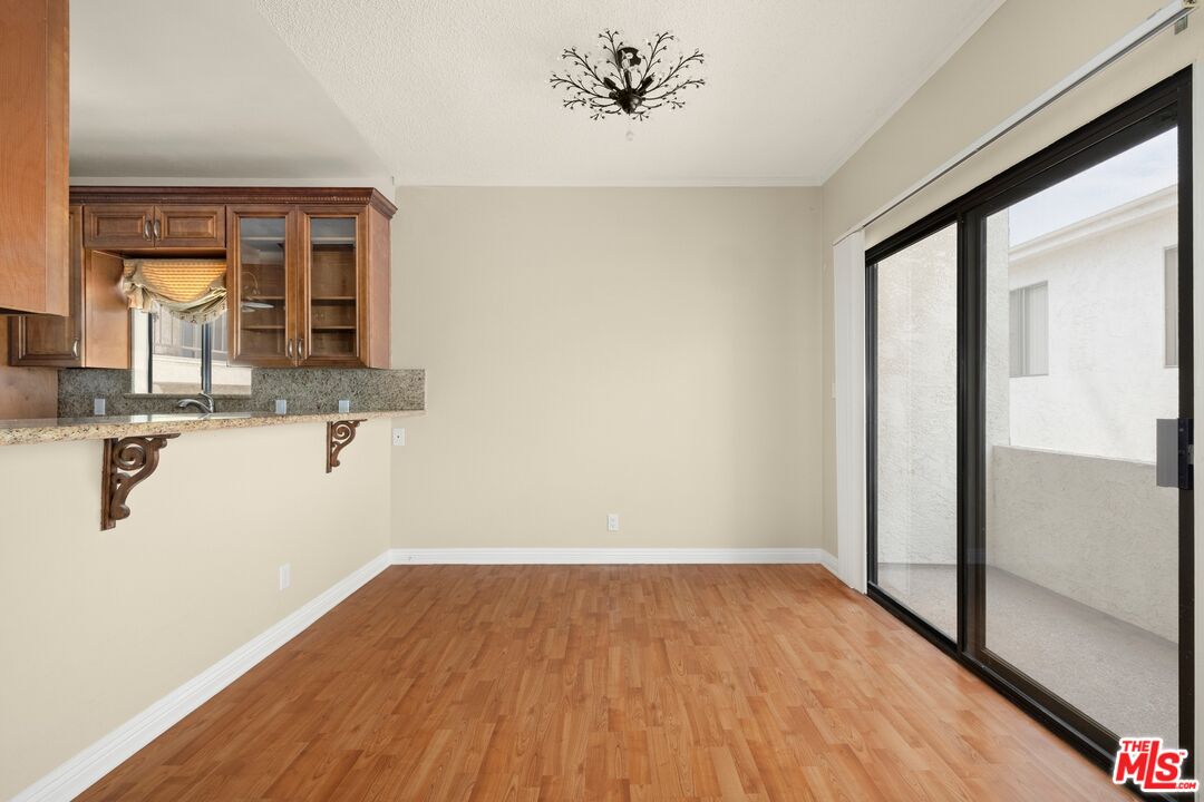 1515 Amherst Ave Unit: 204