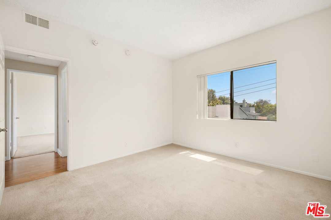 1515 Amherst Ave Unit: 204