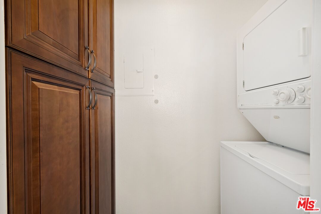 1515 Amherst Ave Unit: 204