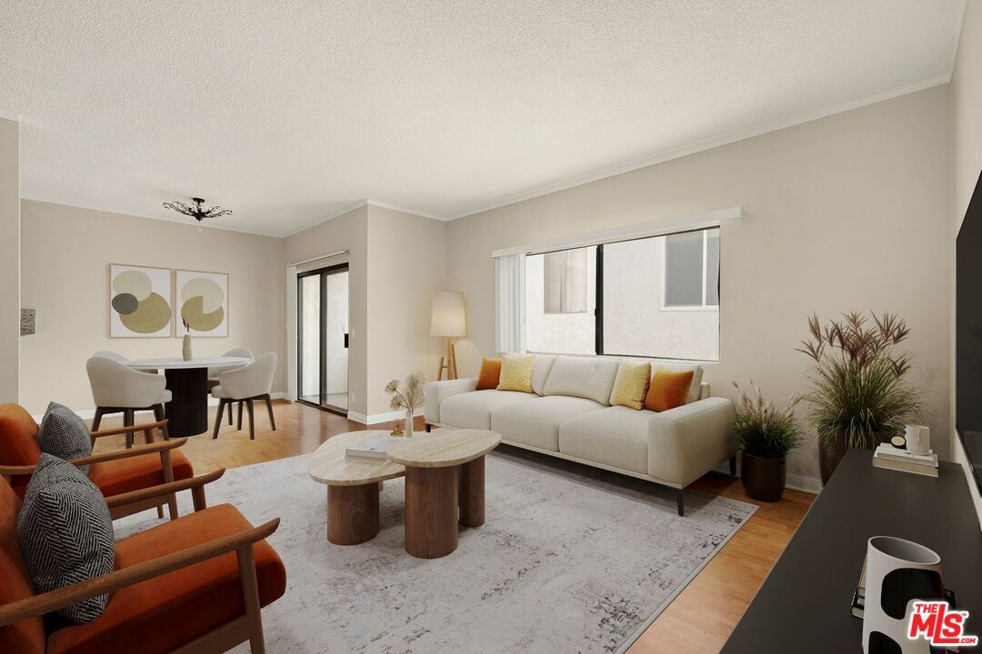 1515 Amherst Ave Unit: 204