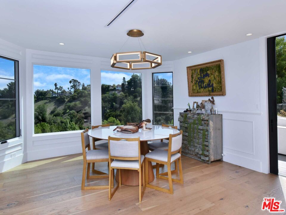 17101 Oak View Dr