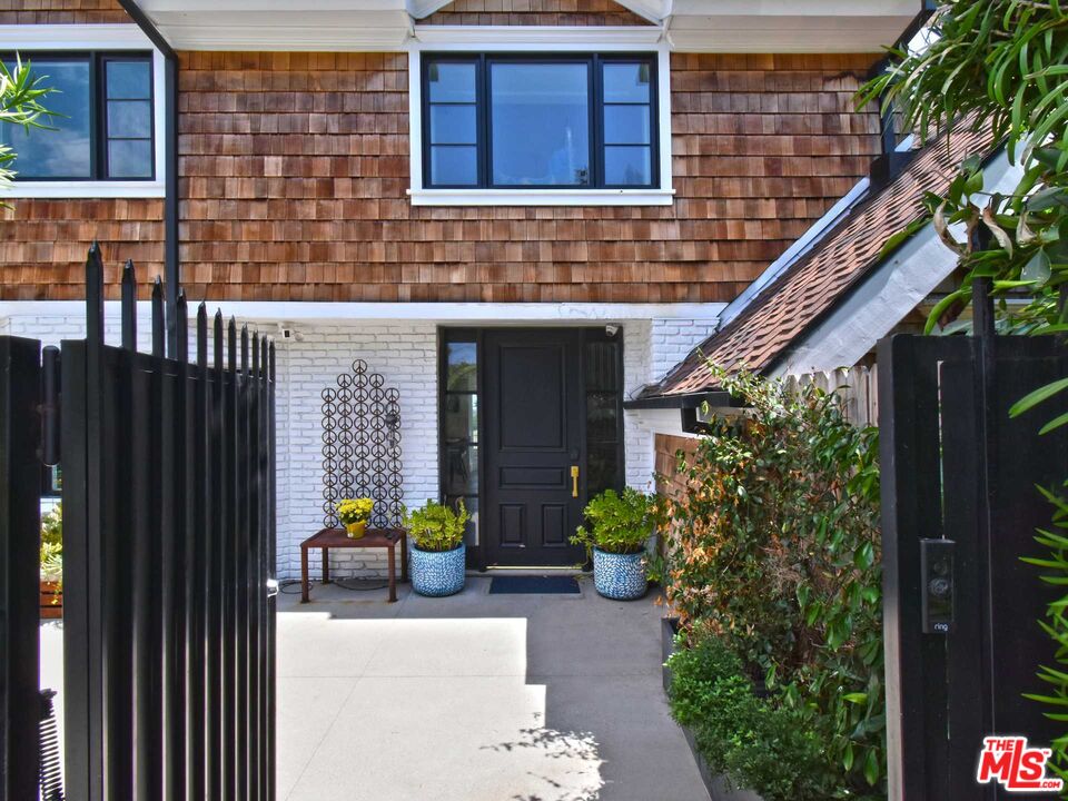17101 Oak View Dr