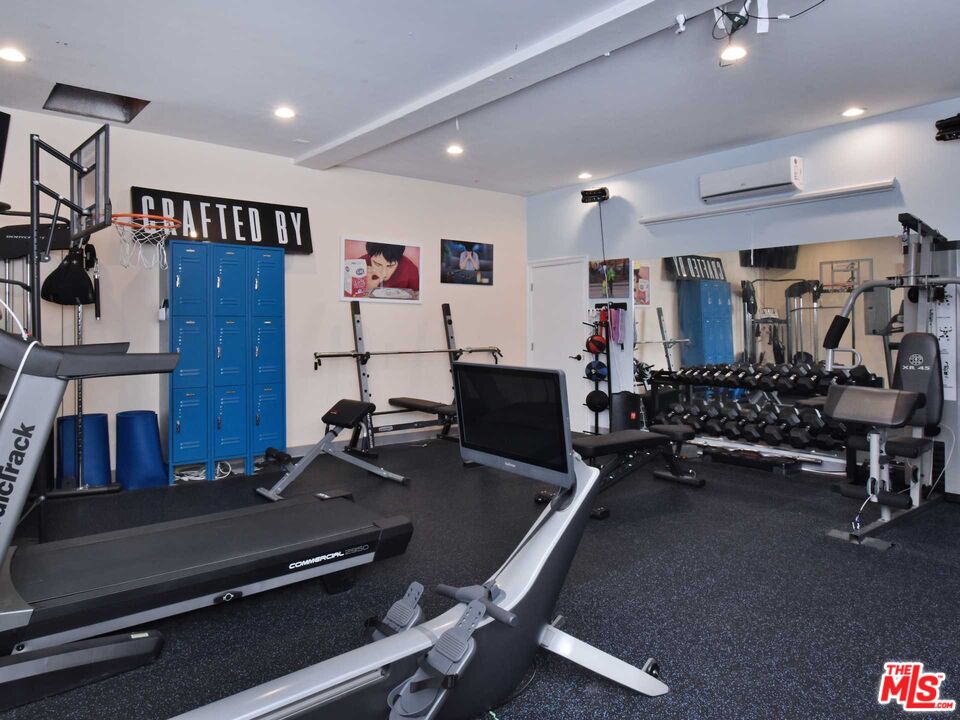 17101 Oak View Dr