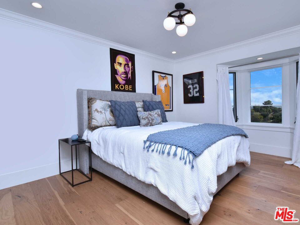 17101 Oak View Dr