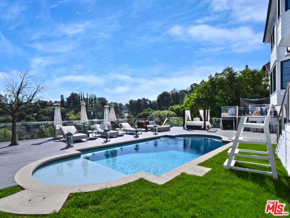 17101 Oak View Dr