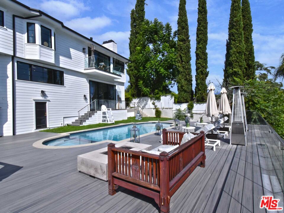 17101 Oak View Dr