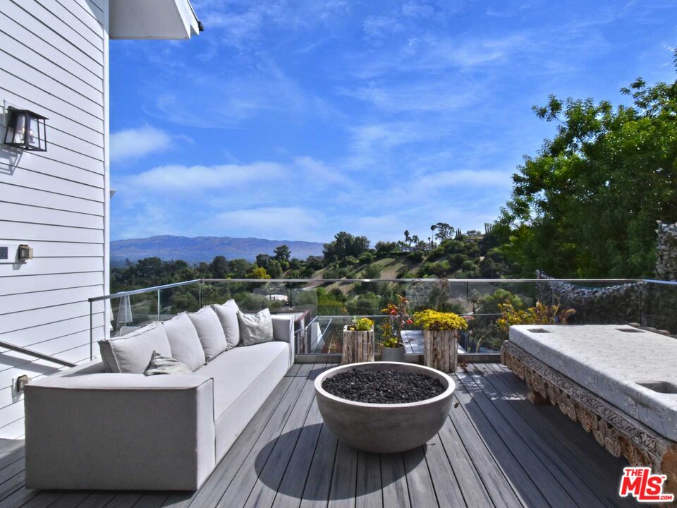 17101 Oak View Dr