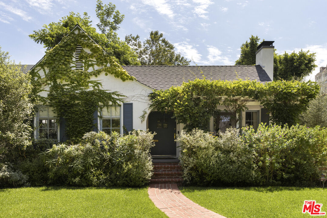 520 Lillian Way