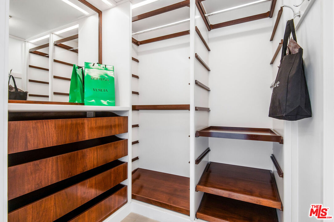 15225 Palisades Village Ln Unit: 203