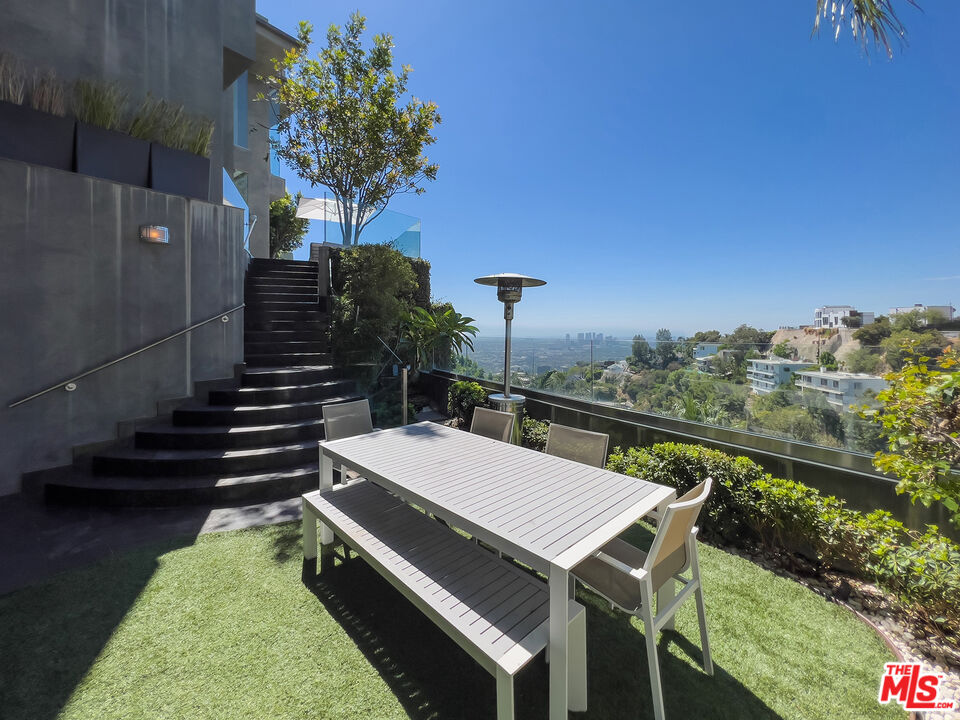 1764 Viewmont Dr