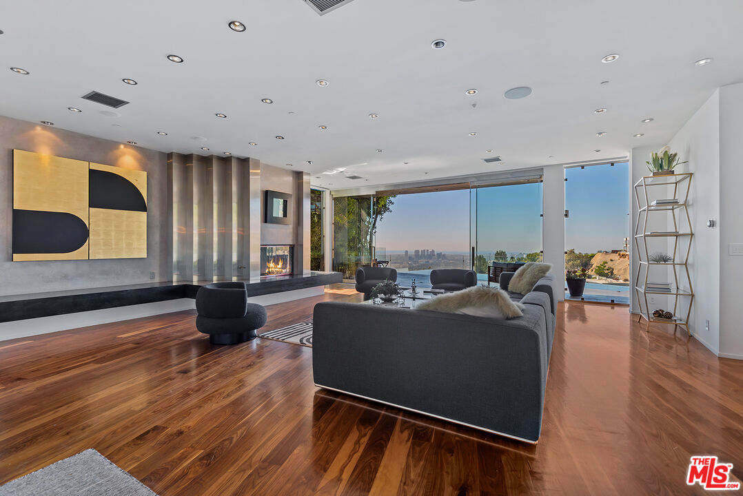 1764 Viewmont Dr