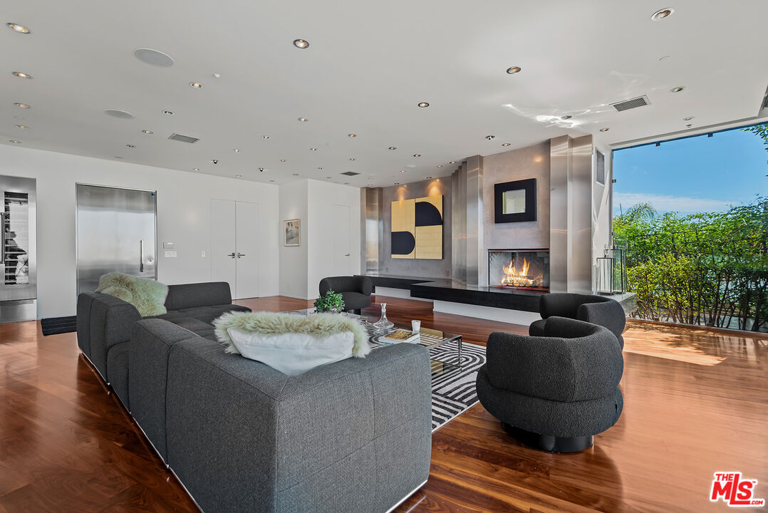 1764 Viewmont Dr