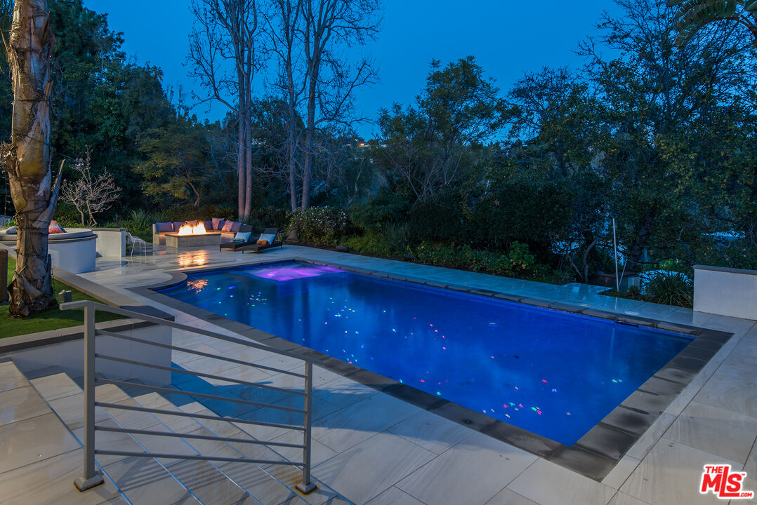 1054 Shadow Hill Way