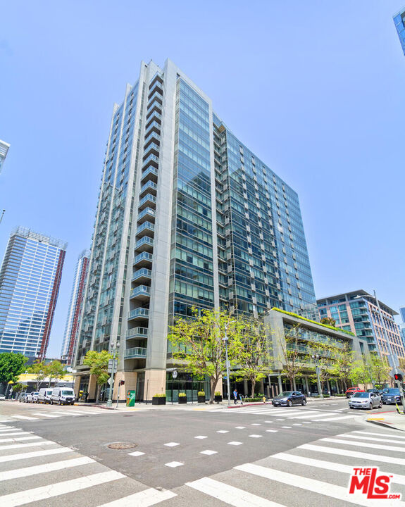 1155 S Grand Ave Unit: 815