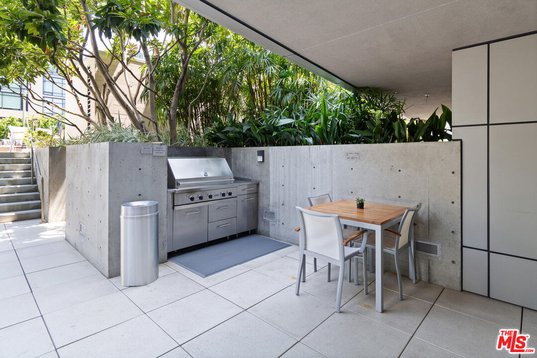 1155 S Grand Ave Unit: 815