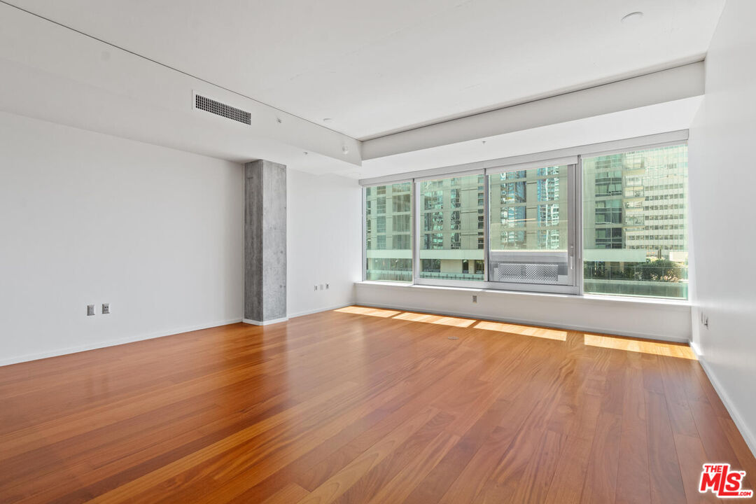 1155 S Grand Ave Unit: 815