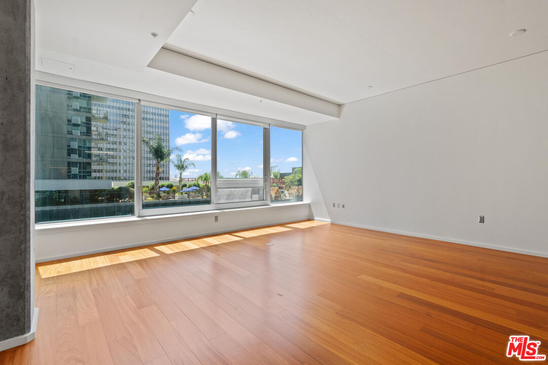 1155 S Grand Ave Unit: 815