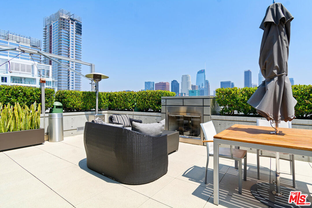 1155 S Grand Ave Unit: 815