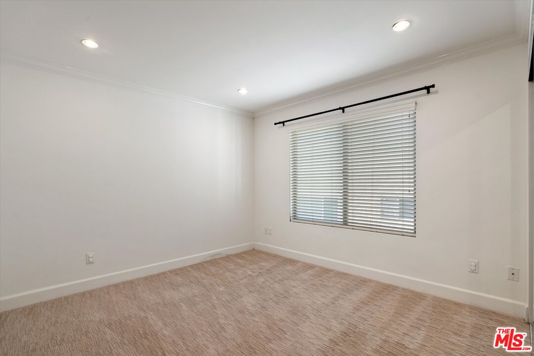 108 S Wetherly Dr Unit: 3