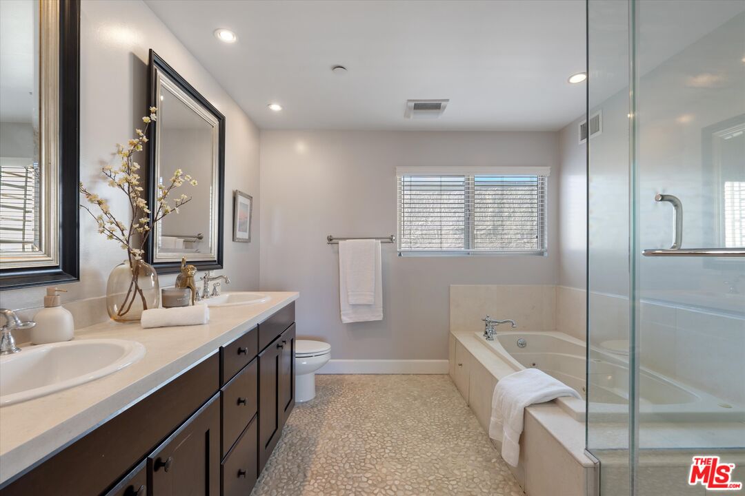 108 S Wetherly Dr Unit: 3