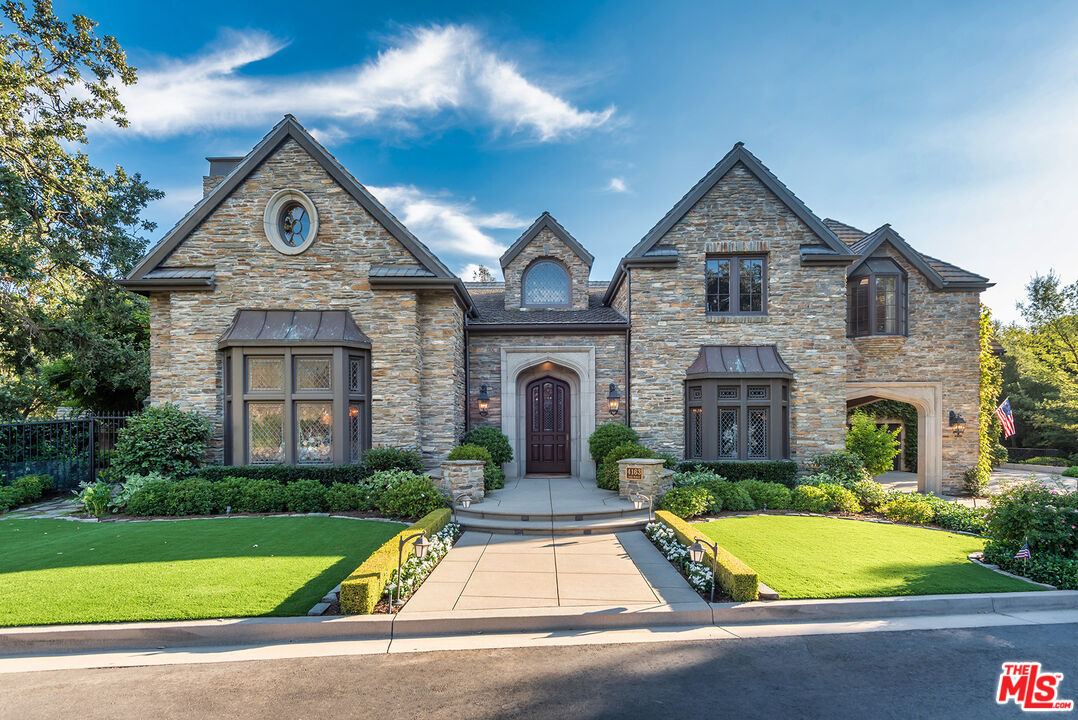 4163 Oak Place Dr