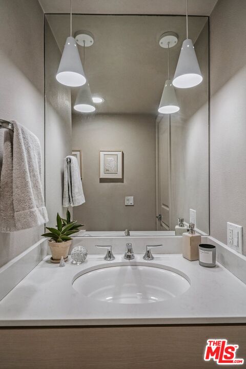 484 E California Blvd Unit: 13