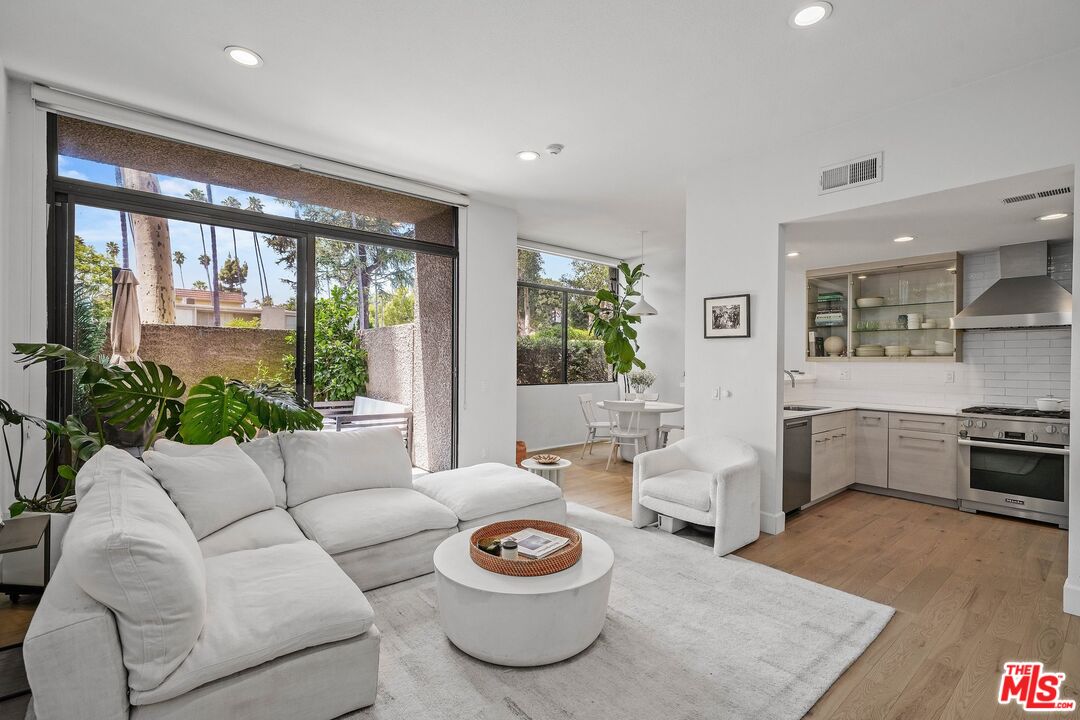 484 E California Blvd Unit: 13