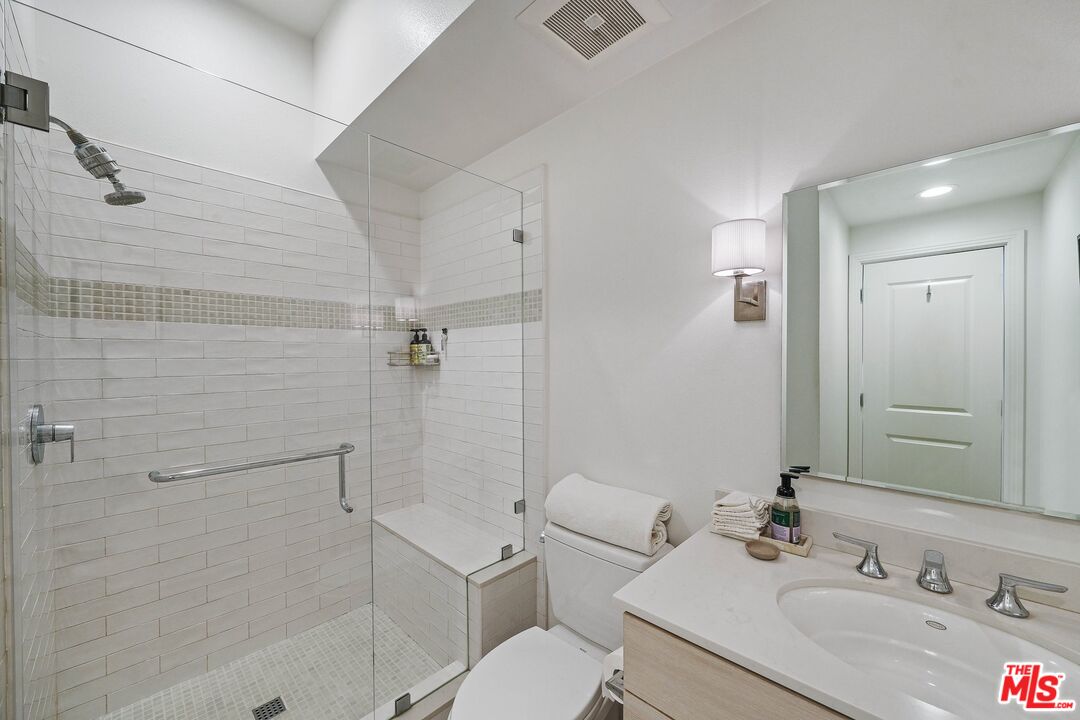 484 E California Blvd Unit: 13