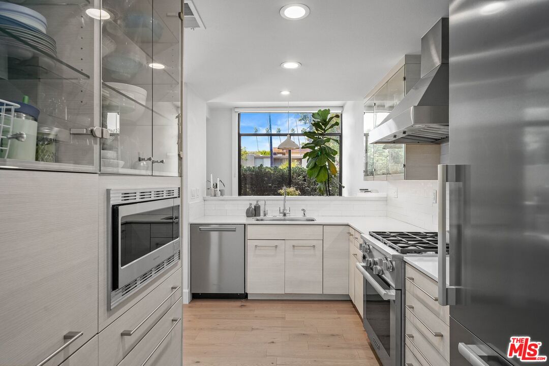 484 E California Blvd Unit: 13