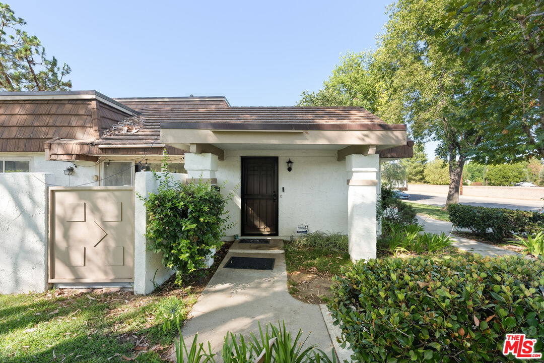 10051 Valley Circle Blvd Unit: 1