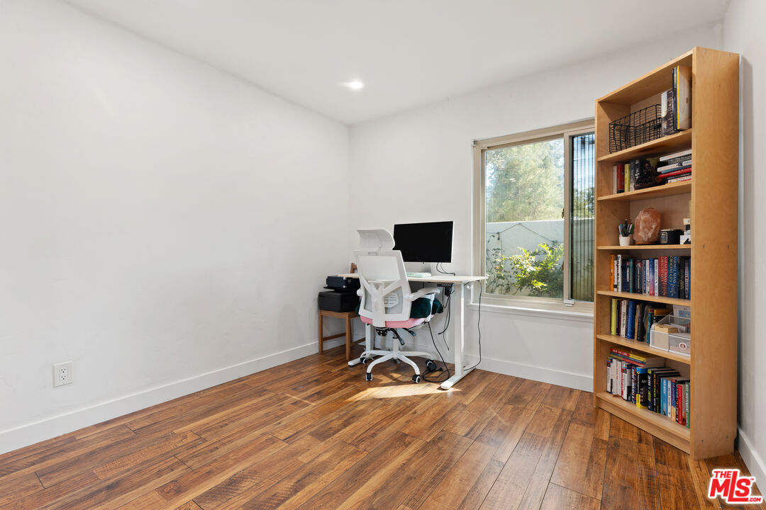 10051 Valley Circle Blvd Unit: 1