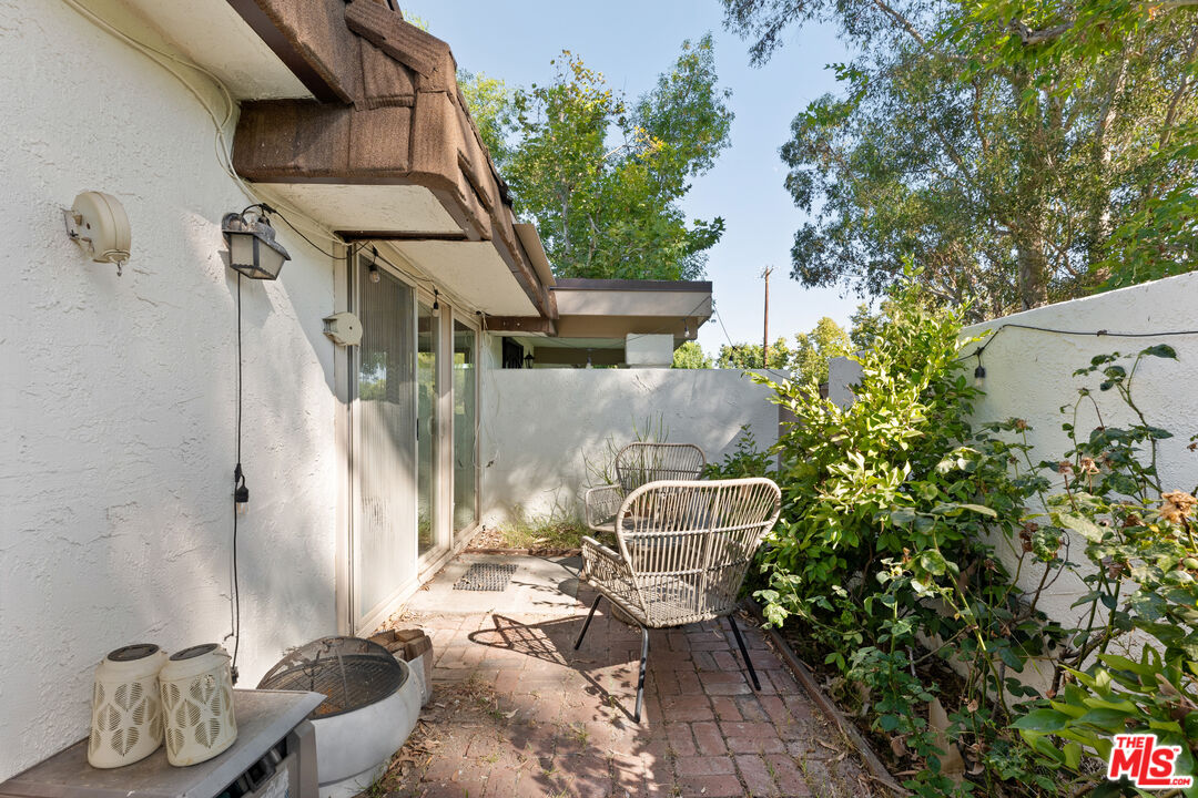 10051 Valley Circle Blvd Unit: 1