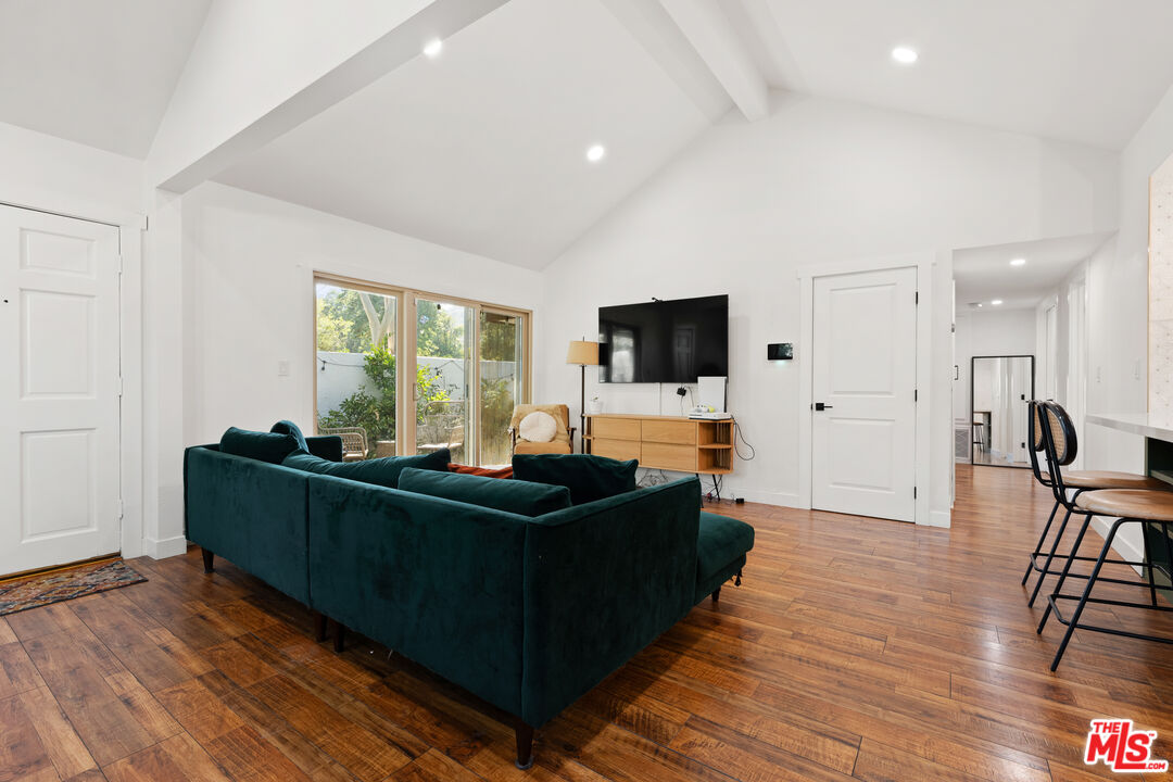 10051 Valley Circle Blvd Unit: 1