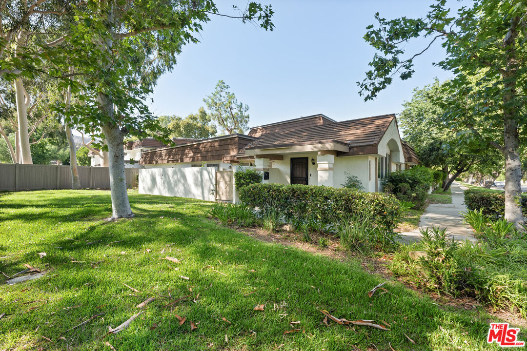 10051 Valley Circle Blvd Unit: 1