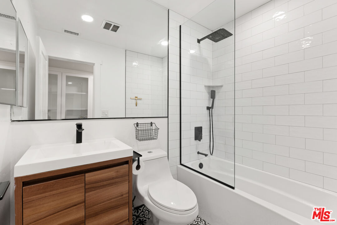 10051 Valley Circle Blvd Unit: 1