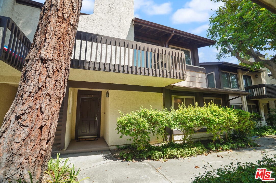 6716 Clybourn Ave Unit: 124