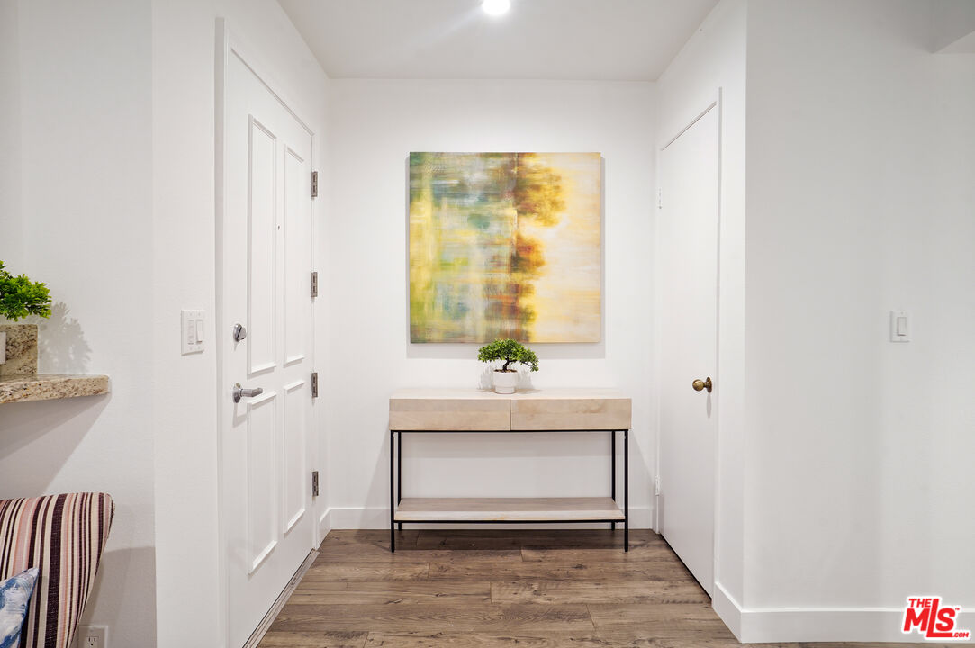 6716 Clybourn Ave Unit: 124