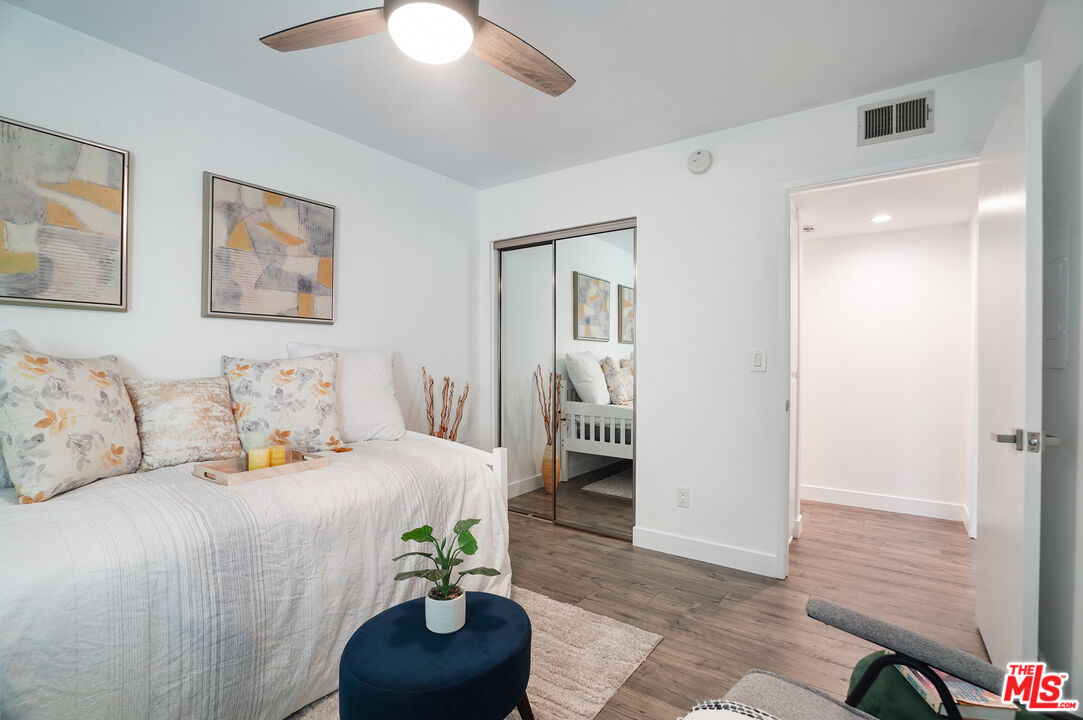 6716 Clybourn Ave Unit: 124